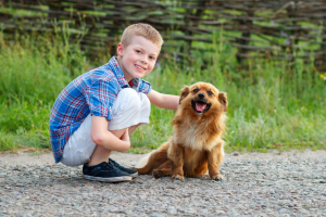 Enfant-Chien-Istock