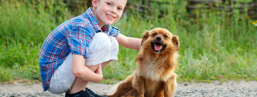 Enfant-Chien-Istock