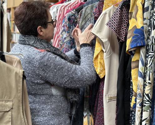 Photo Braderie Brignais Stand Vêtements